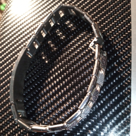 SILVER CROSS BRACELET - Picture 2 of 4